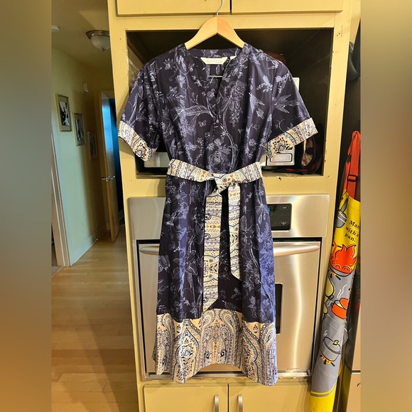 BEAUTIFUL by Lawrence Zarian Blue Printed Belted Shirtdress Sz. PS NWT
MSRP:$84 - Picture 1 of 5